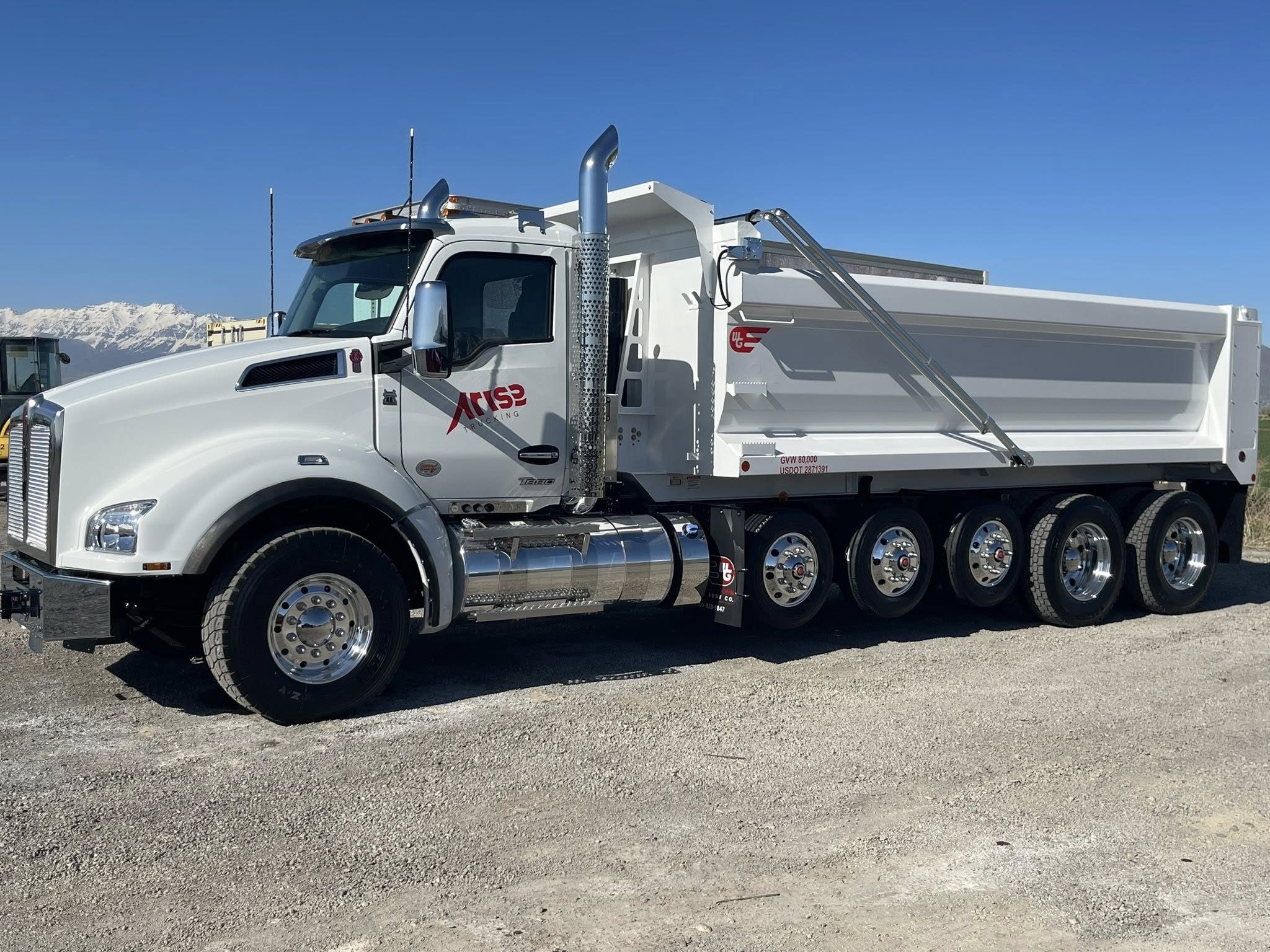 Single Dump Trucks